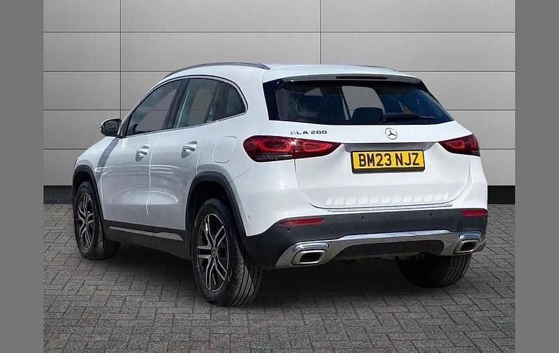 Used Mercedes GLA200 Executive 163 HP (119 kW) 2023 White SUV