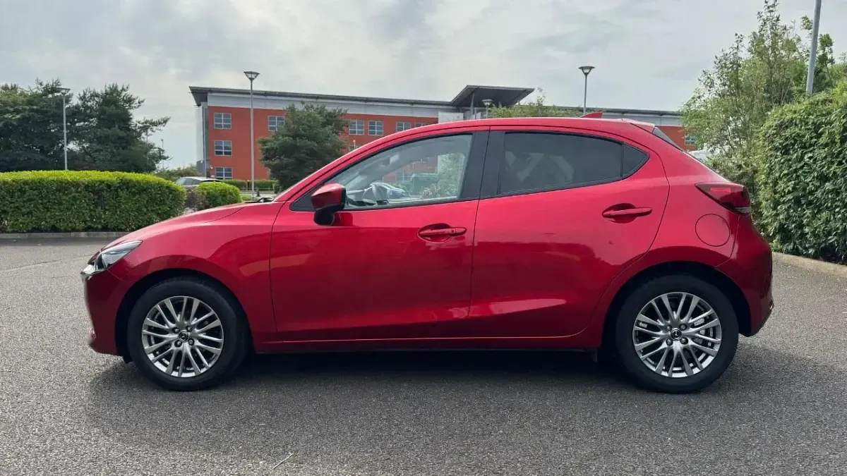 Used Mazda 2 Inclusive 89 HP (65 kW) 2021 Red