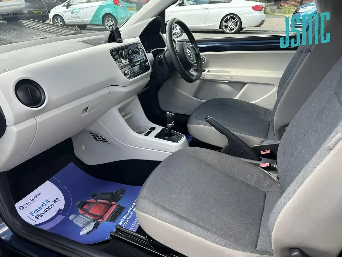 Used VW up! move up! 60 HP (44 kW) 2013 Blue Hatchback