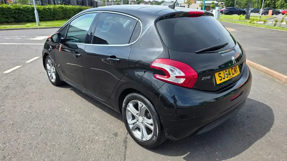 Used Peugeot 208 Roland Garros 2015 Black Hatchback