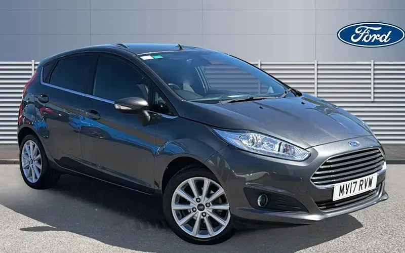 Begagnad Ford Fiesta Titanium 101 HK (74 kW) 2017 Grå Halvkombi