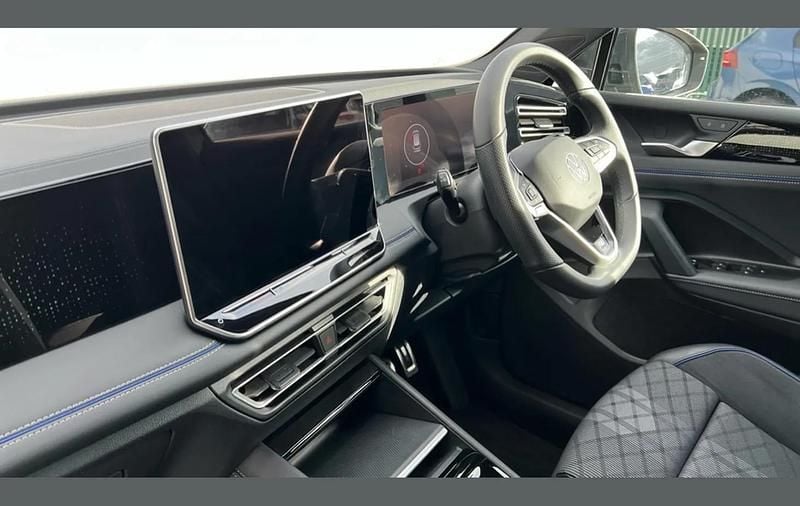 Used VW Tiguan R-line 147 HP (108 kW) 2025 Grey SUV