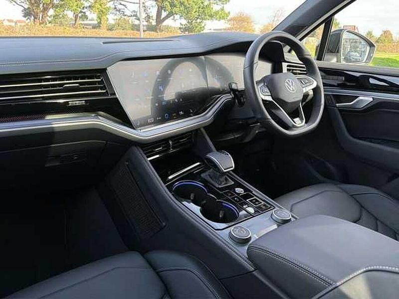 Used VW Touareg 286 HP (210 kW) 2025 SUV