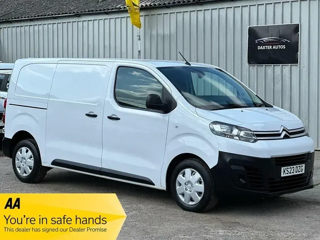 Usado Citroën Dispatch 2023 Branco Monovolume