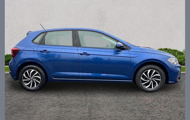 Used VW Polo Life 95 HP (69 kW) 2022 Blue Hatchback
