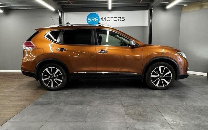 Used Nissan X-Trail S 131 HP (96 kW) 2017 Orange SUV