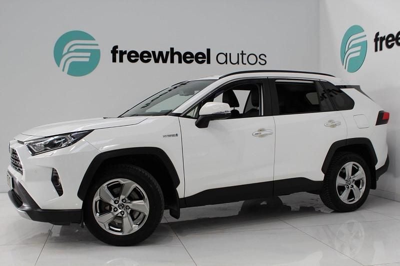 Used Toyota RAV4 2019 White SUV