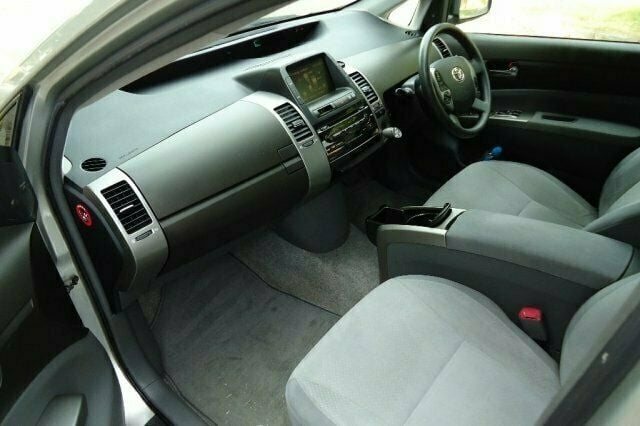 Used Toyota Prius 76 HP (55 kW) 2004 Hatchback