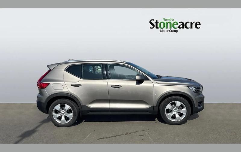 Used Volvo XC40 Momentum 161 HP (118 kW) 2022 Grey SUV