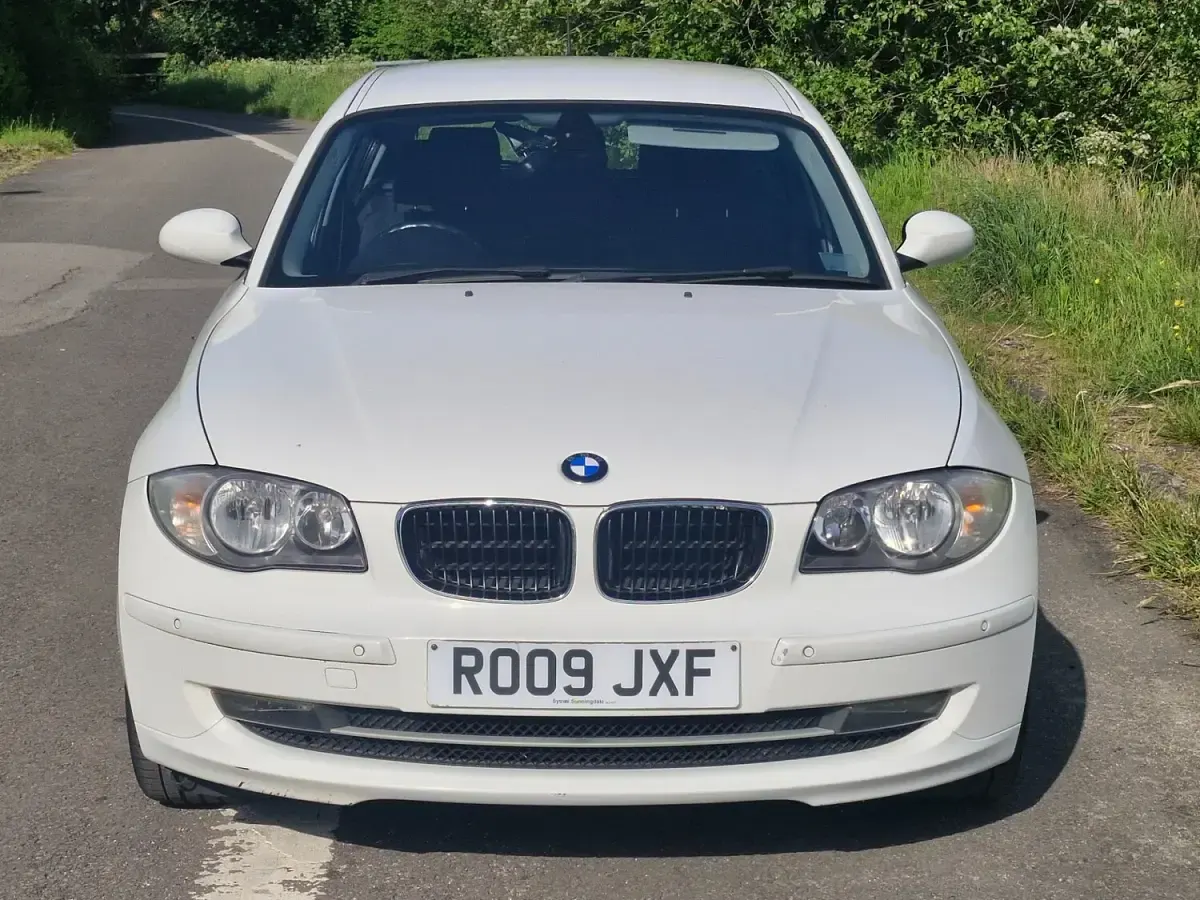 Used BMW 118 2009 White Hatchback