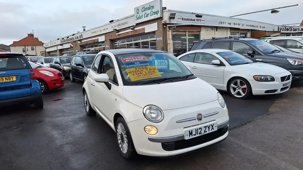 Used Fiat 500 Lounge 69 HP (50 kW) 2012 White Hatchback