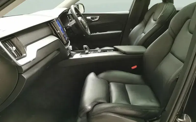 Used Volvo XC60 Plus 349 HP (256 kW) 2023 Black SUV