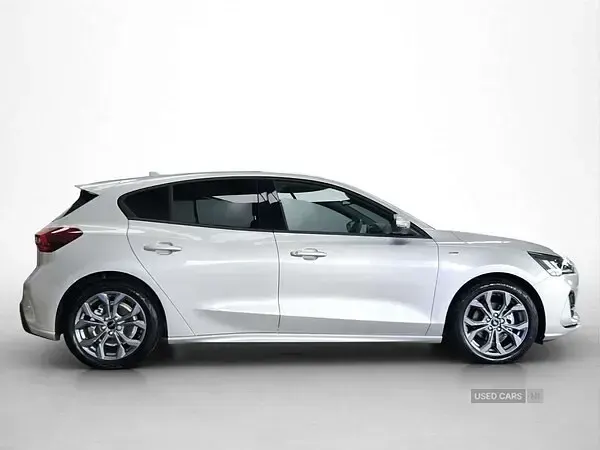 Used Ford Focus ST-Line 123 HP (90 kW) 2025 Silver Hatchback