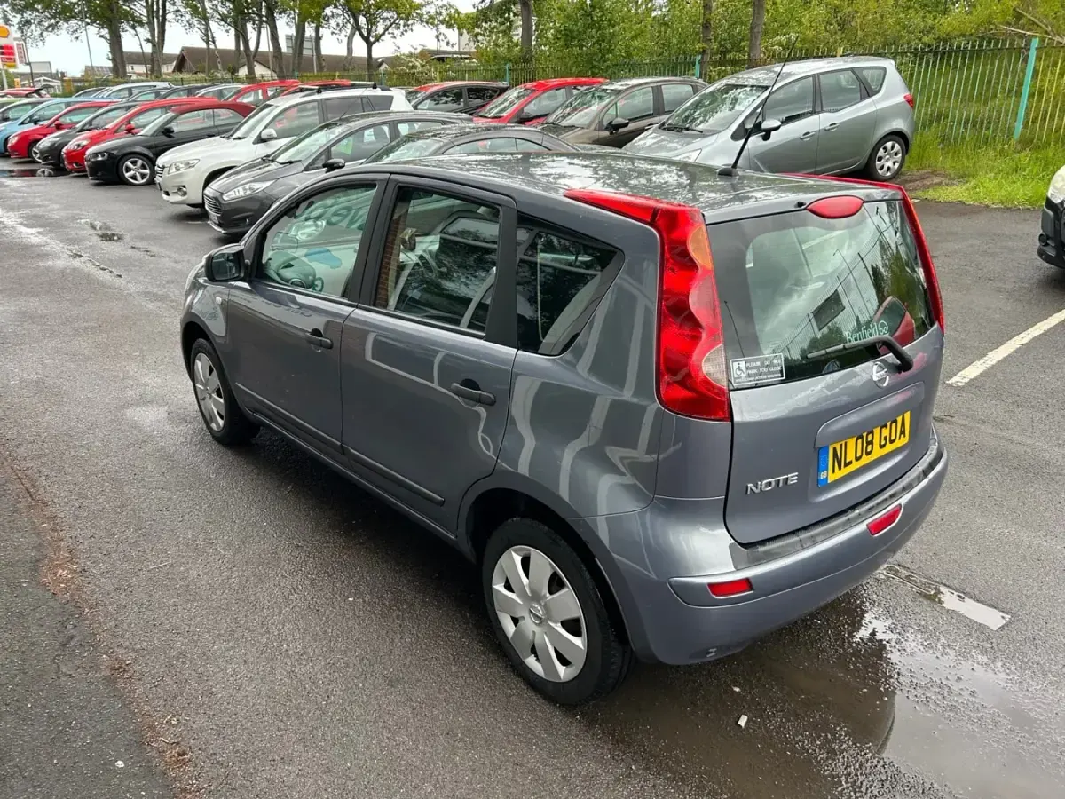 Begagnad Nissan Note Visia 88 HK (64 kW) 2008 Grå Halvkombi