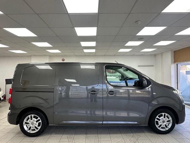 Used Vauxhall Vivaro Sportive 120 HP (88 kW) 2020 Grey MPV