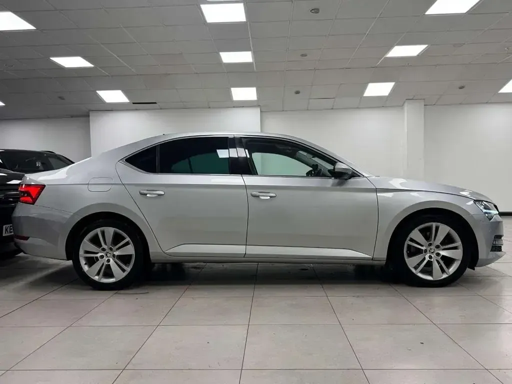 Used Skoda Superb SE L 190 HP (139 kW) 2019 Silver Hatchback