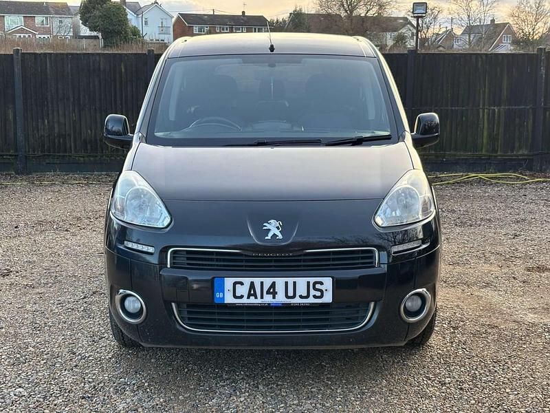 Used Peugeot TePee S 92 HP (67 kW) 2014 Black MPV