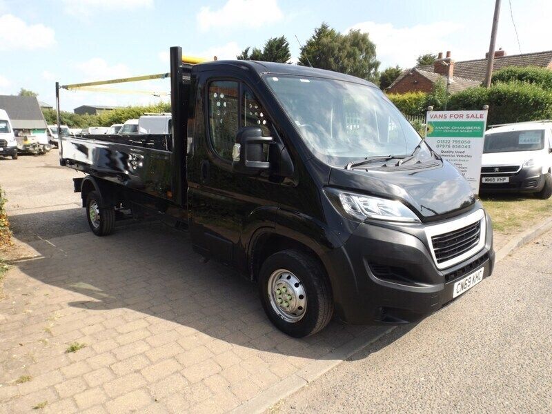 White Used 2019 Peugeot Boxer Van | £6,995 (Fair price) - Image 1/4