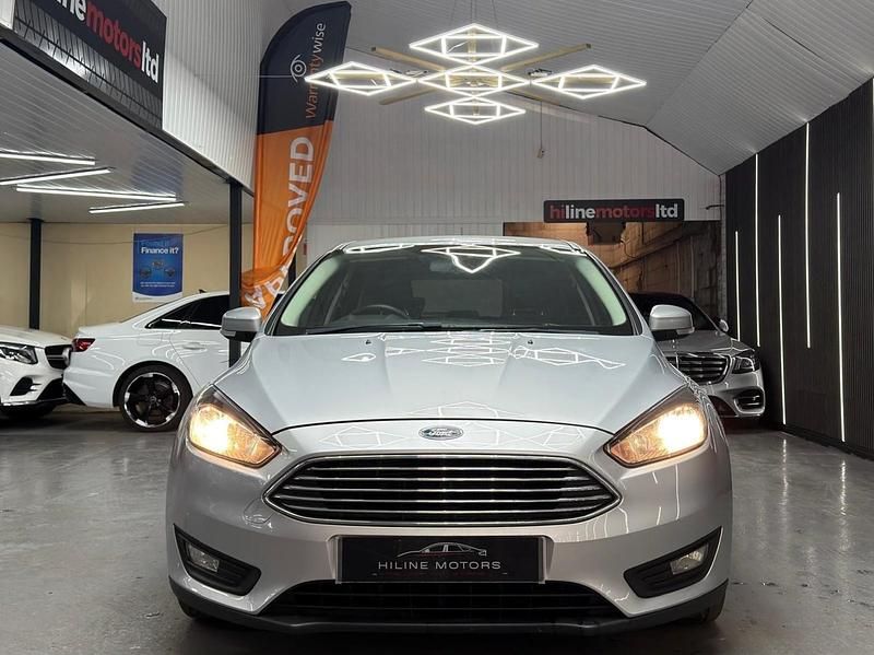 Used Ford Focus Zetec 120 HP (88 kW) 2017 Silver Hatchback