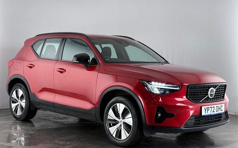 Used Volvo XC40 Plus 211 HP (155 kW) 2022 Red SUV