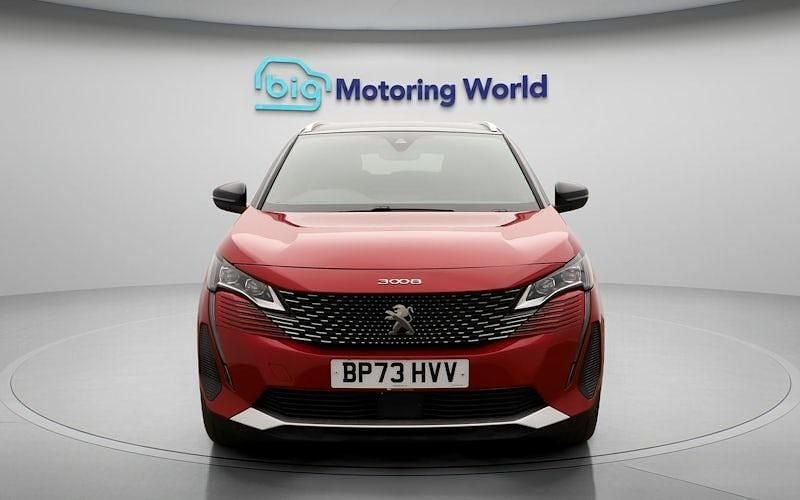 Used Peugeot 3008 GT 131 HP (96 kW) 2023 Red Estate