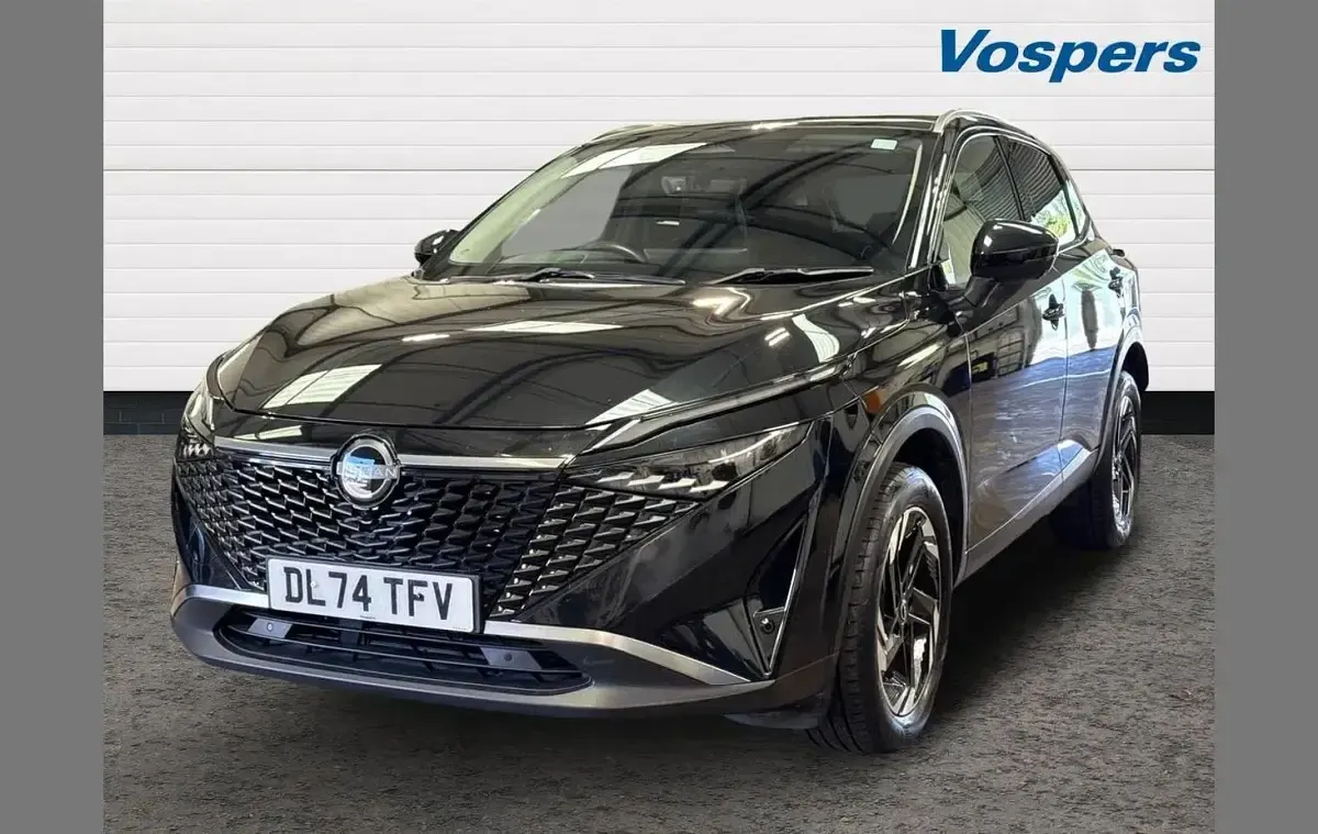 Used Nissan Qashqai N-Connecta 138 HP (101 kW) 2024 Black SUV