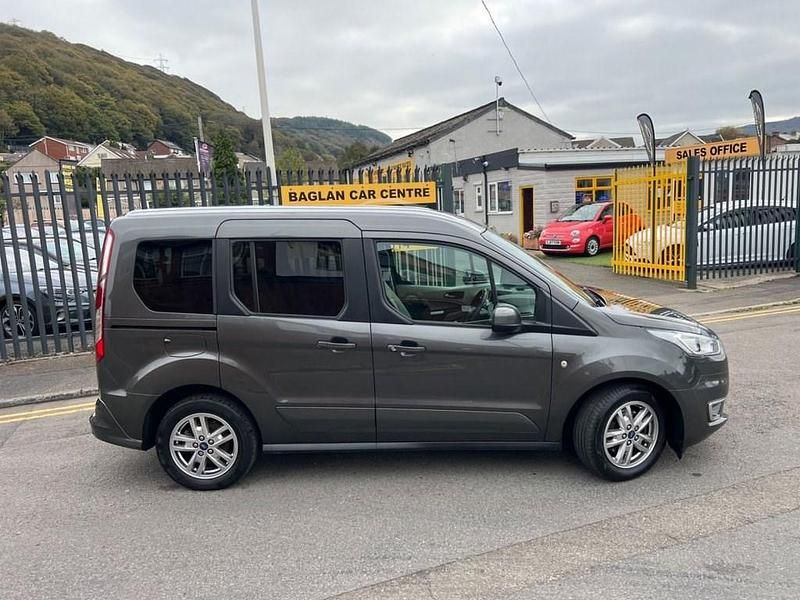 Used Ford Tourneo Connect Titanium 120 HP (88 kW) 2019 Grey MPV