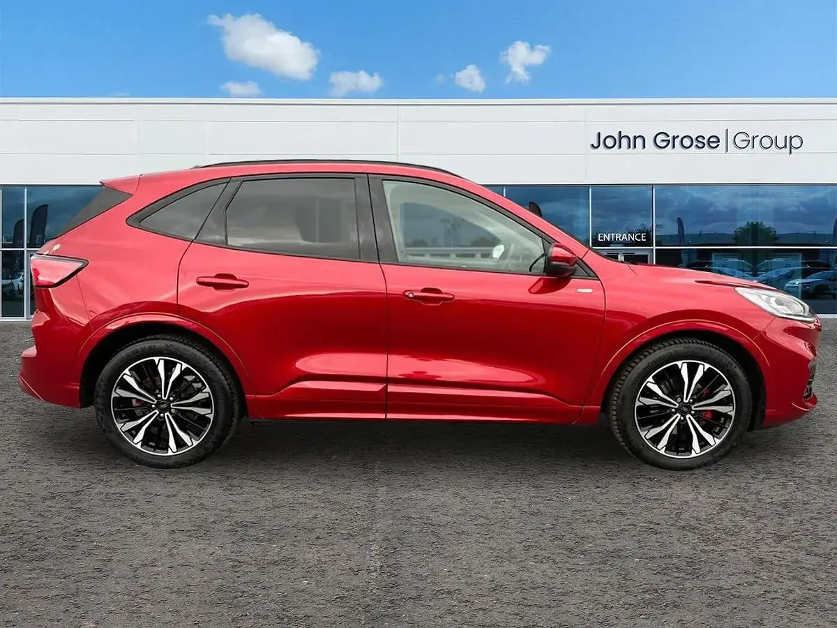 Used Ford Kuga ST-Line X 190 HP (139 kW) 2023 Red SUV