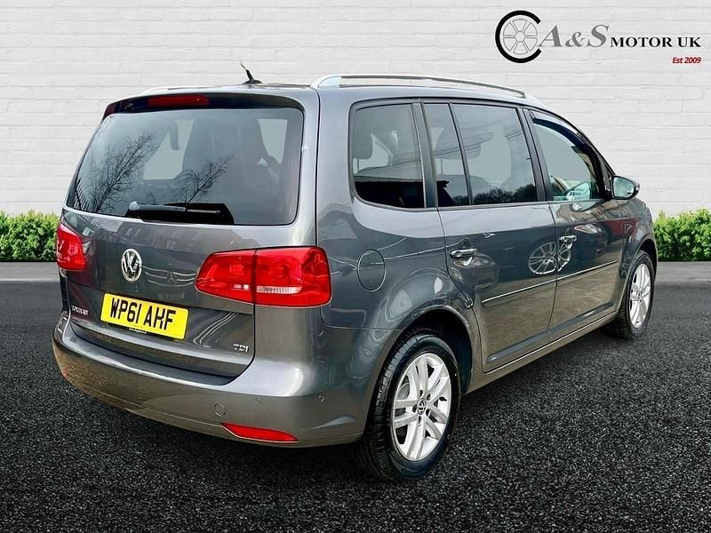 Used VW Touran SE 105 HP (77 kW) 2012 Grey MPV
