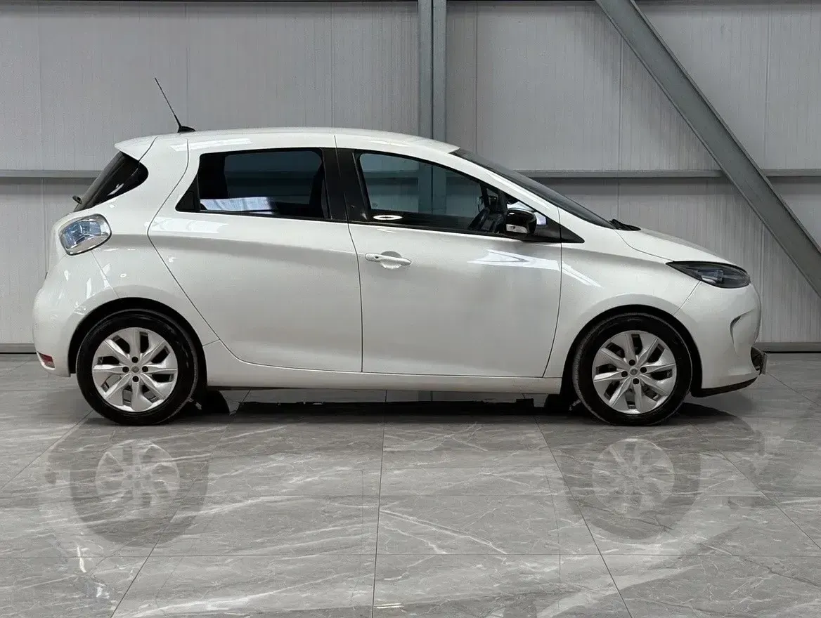 Begagnad Renault Zoe Dynamique 64 kW (88 HK) 2015 Vit Halvkombi