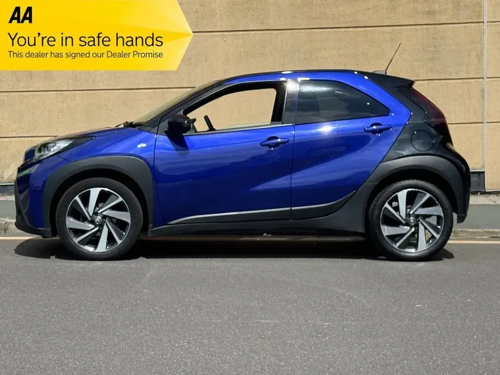 Used Toyota Aygo X 72 HP (52 kW) 2024 Blue SUV