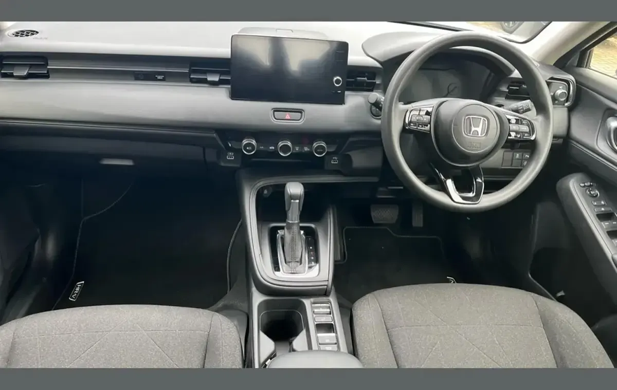 Used Honda HR-V Elegance 131 HP (96 kW) 2023 White SUV