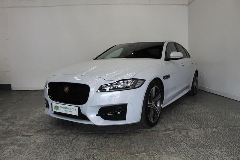 Used Jaguar XF R-Sport 180 HP (132 kW) 2015 White Sedan