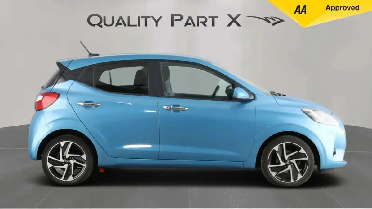Used Hyundai i10 Premium 84 HP (61 kW) 2023 Blue Hatchback