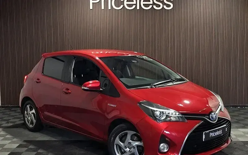 Used Toyota Yaris 101 HP (74 kW) 2016 Hatchback