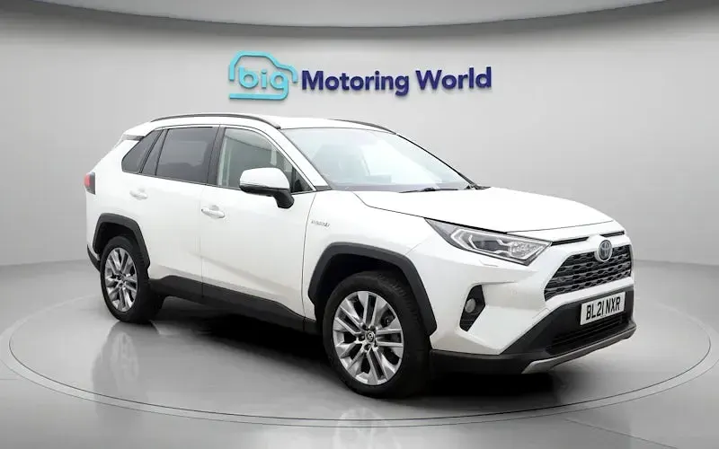 Second-hand Toyota RAV4 218 CP (160 kW) 2025 SUV