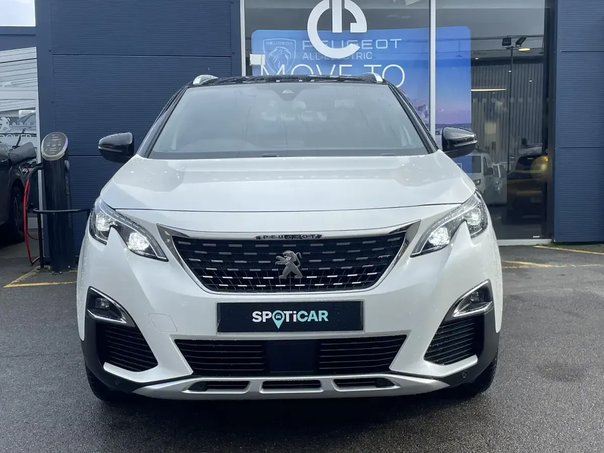 Usado Peugeot 5008 GT-line 130 CV (95 kW) 2020 Blanco SUV