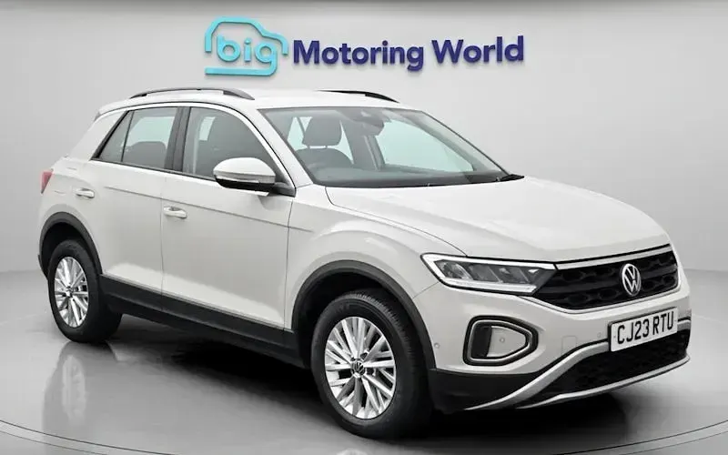 Used VW T-Roc Life 110 HP (80 kW) 2023 SUV