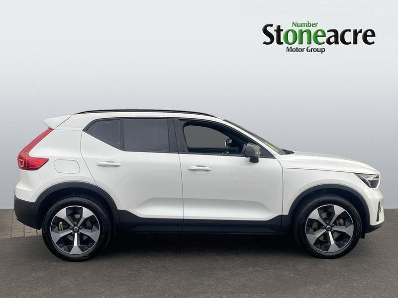 New Volvo XC40 Plus 163 HP (119 kW) 2026 White SUV