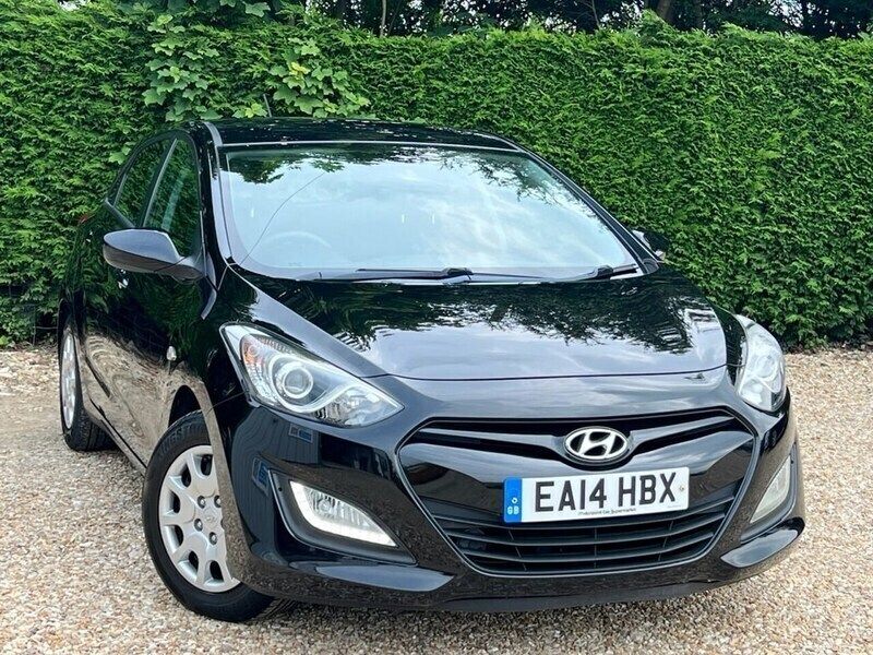 Black Used 2014 Hyundai i30 Classic Hatchback | £4,997 (Fair price) - Image 1/4