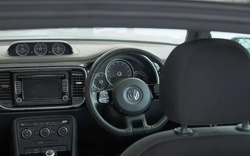 Used VW Beetle Sportline 140 HP (102 kW) 2014 White Hatchback