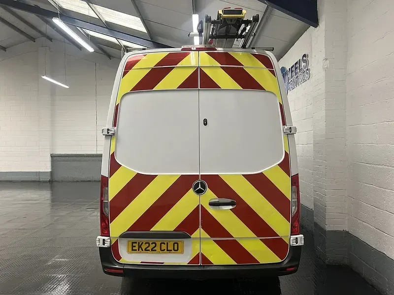 Used Mercedes Sprinter Progressive 150 HP (110 kW) 2022 White Van