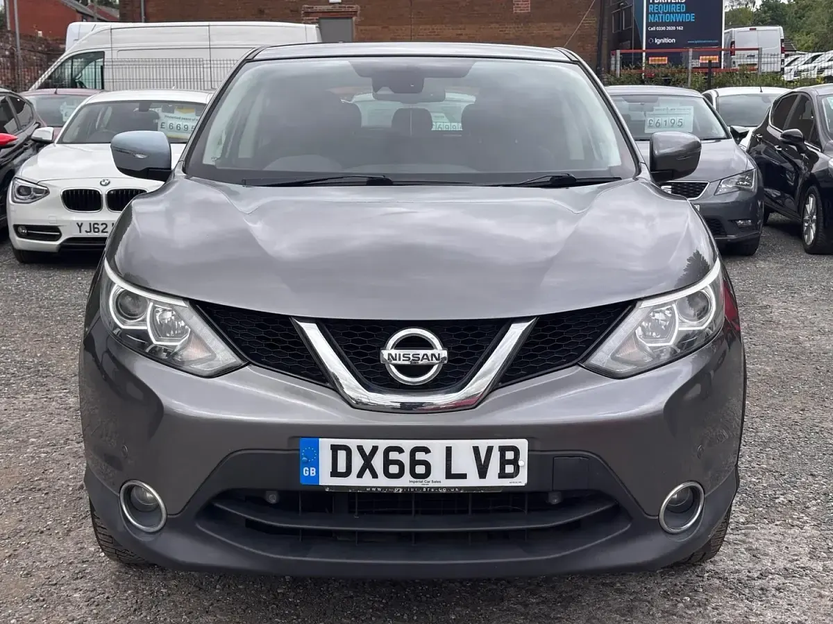 Used Nissan Qashqai Acenta 110 HP (80 kW) 2016 Grey SUV