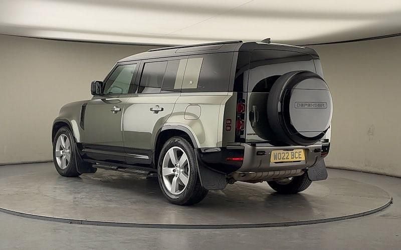 Used Land Rover Defender Dynamic 404 HP (297 kW) 2022 Pangea green SUV