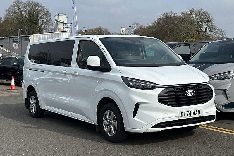 Used Ford Transit Custom Limited 136 HP (100 kW) 2026 Frozen white (solid colour) Estate