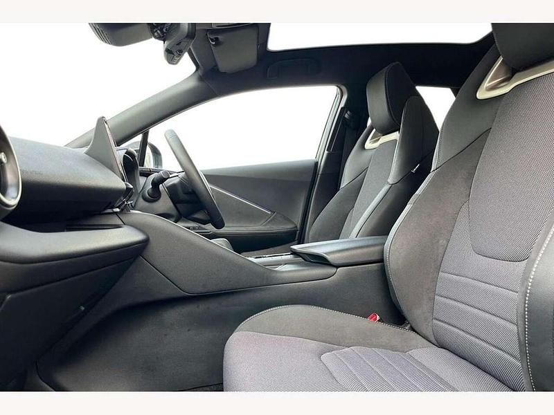 Used Toyota C-HR 220 HP (161 kW) 2024 Blue SUV