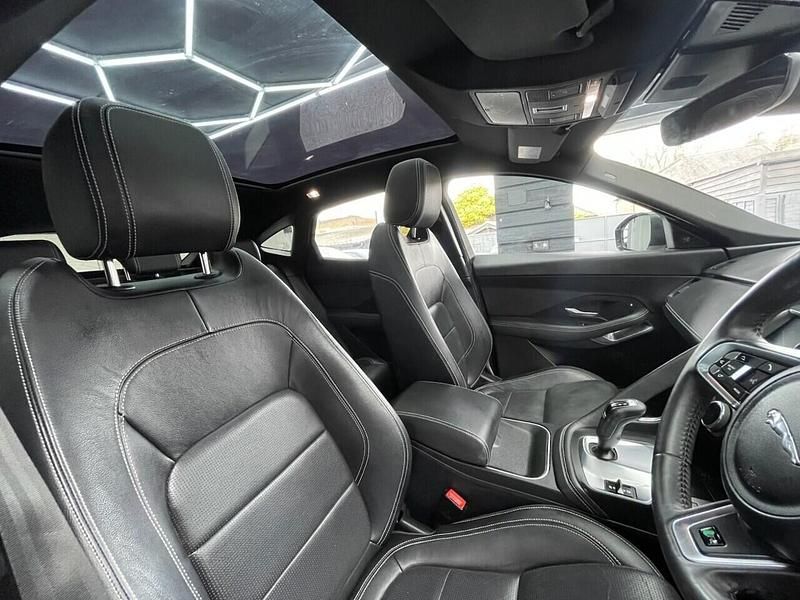 Used Jaguar E-Pace R-Dynamic 150 HP (110 kW) 2019 White SUV