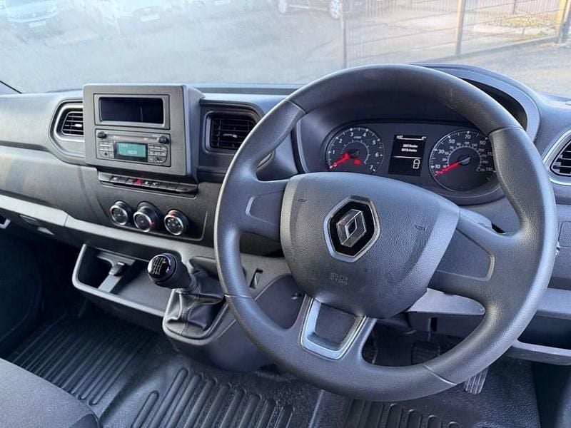 Used Renault Master Business 135 HP (99 kW) 2023 Black MPV