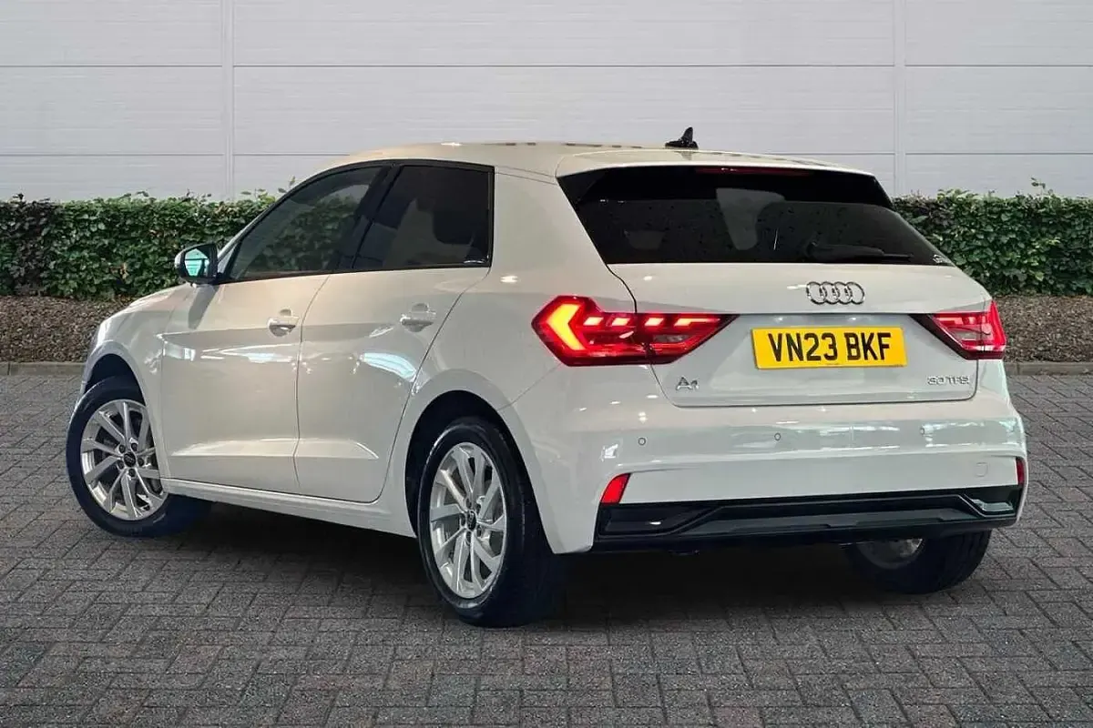 Used Audi A1 Sport 108 HP (79 kW) 2023 White SUV