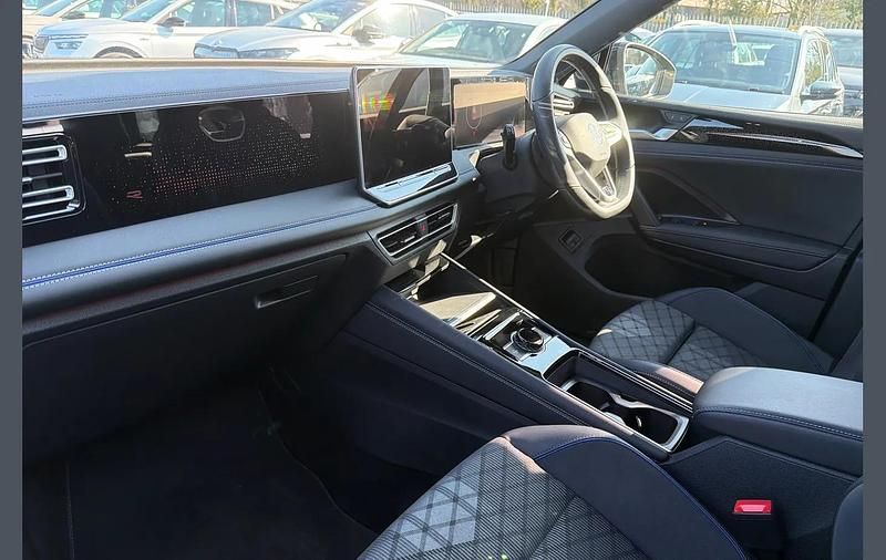 Used VW Tiguan R-line 204 HP (150 kW) 2025 Black SUV